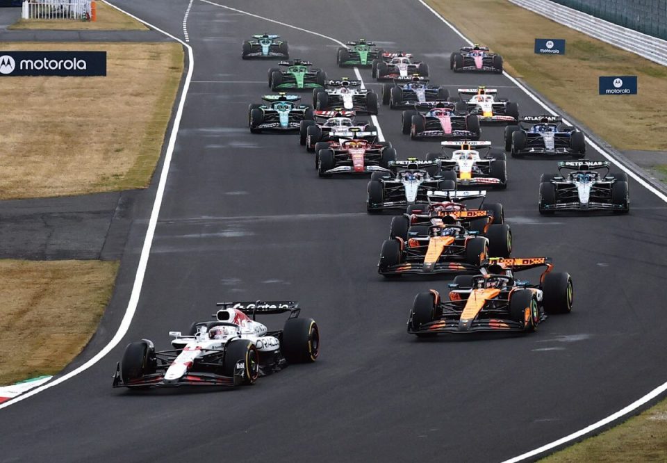 梅奔再曝前翼“作弊”疑云，法拉利被冤枉成举报者