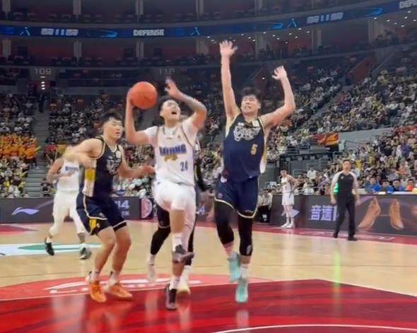 杰曼三分绝杀广东！北京20分大逆转赢得京粤大战