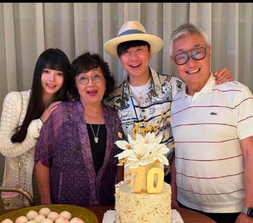 林俊杰官宣女友为妈妈庆生