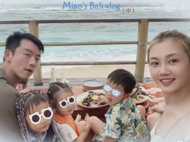 郑恺苗苗公开晒三胎小女儿！苗苗35岁生3娃身材苗条还像大学生！