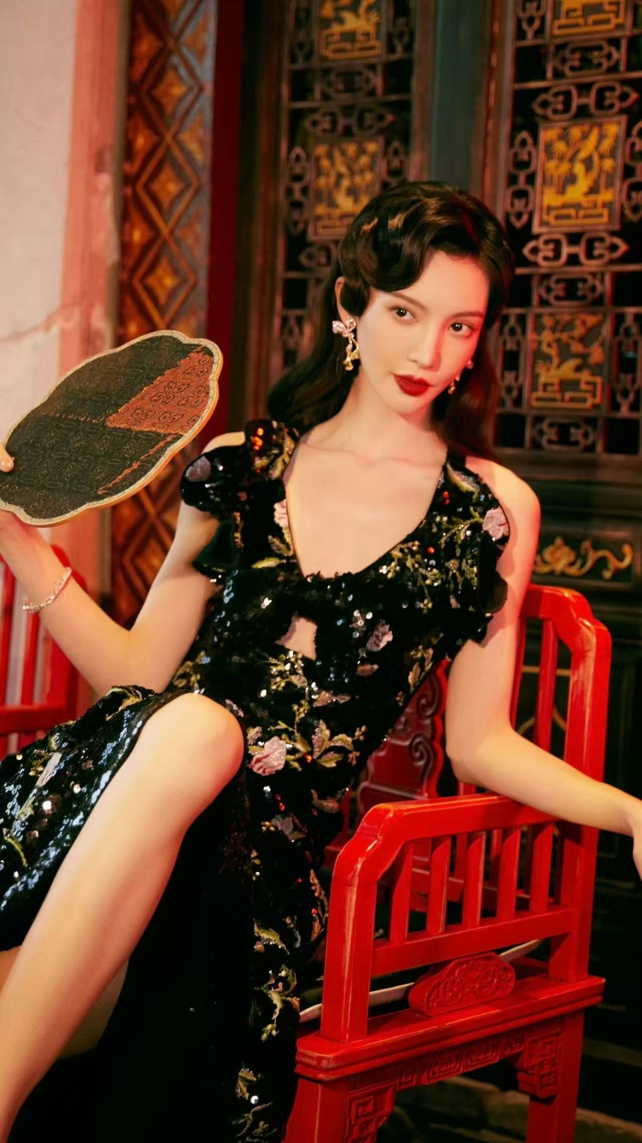 金晨：把旗袍穿成行走画报的国风美人