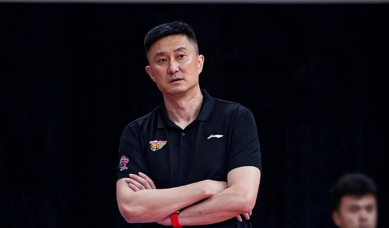 杰曼0.5秒绝杀，广东主场惨遭绝杀却因祸得福，赛后收获3个好消息