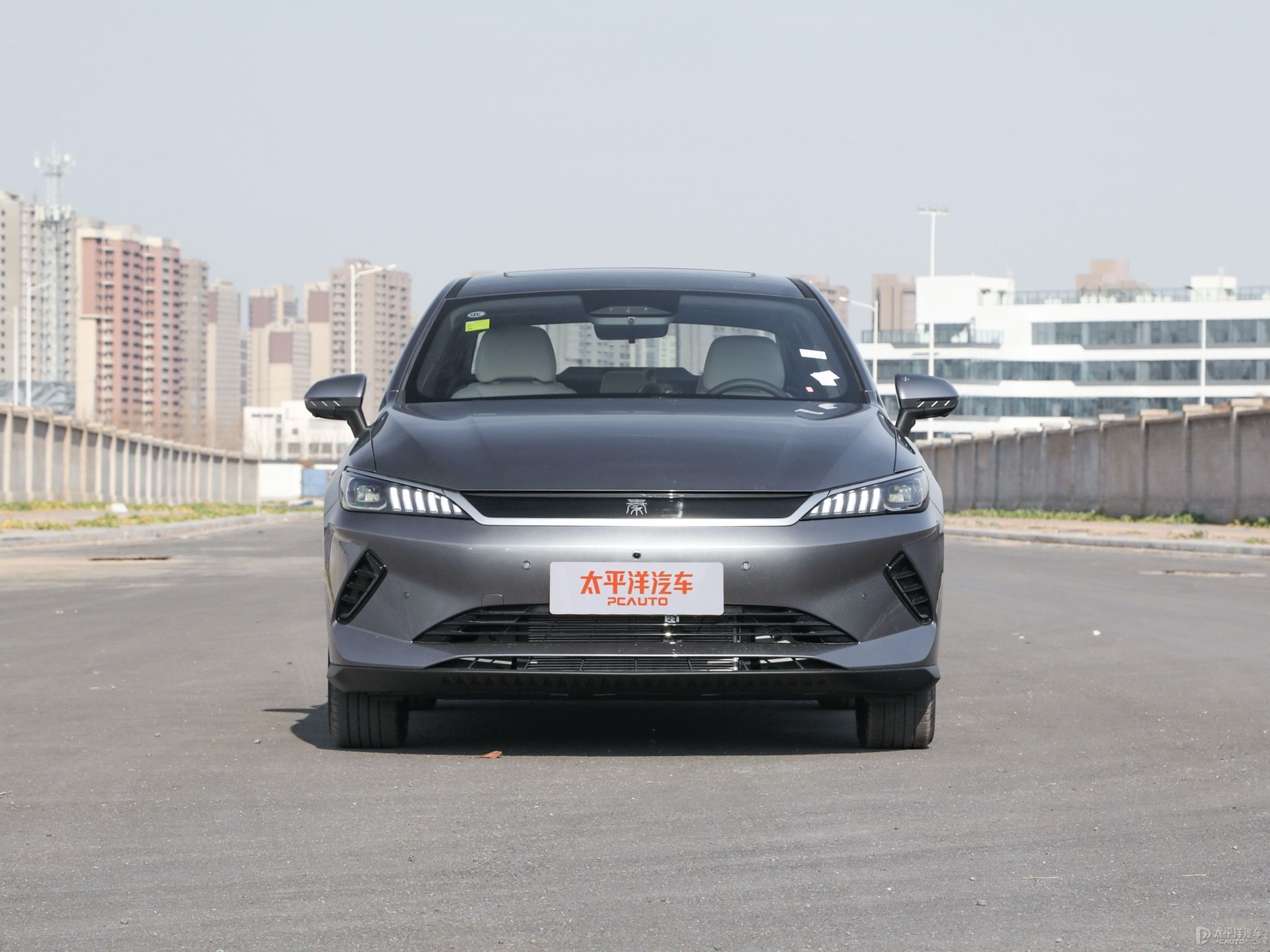 秦PLUS和朗逸哪个更适合你的预算