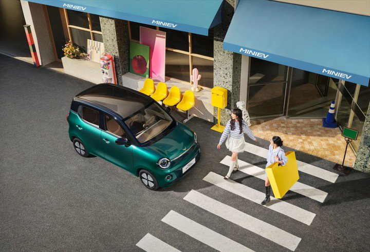 4.48 万元起！全新五菱宏光 MINI EV 变为四门四座，既实用，也体面