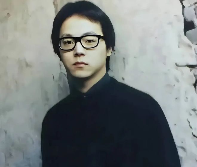 56岁窦唯近况曝光!经历两段失败婚姻,如今定居阿那亚生活惬意