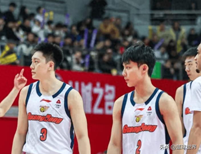 广东三大主力合计砍下18分！战术完全改变，杨鸣解读广东未来策略