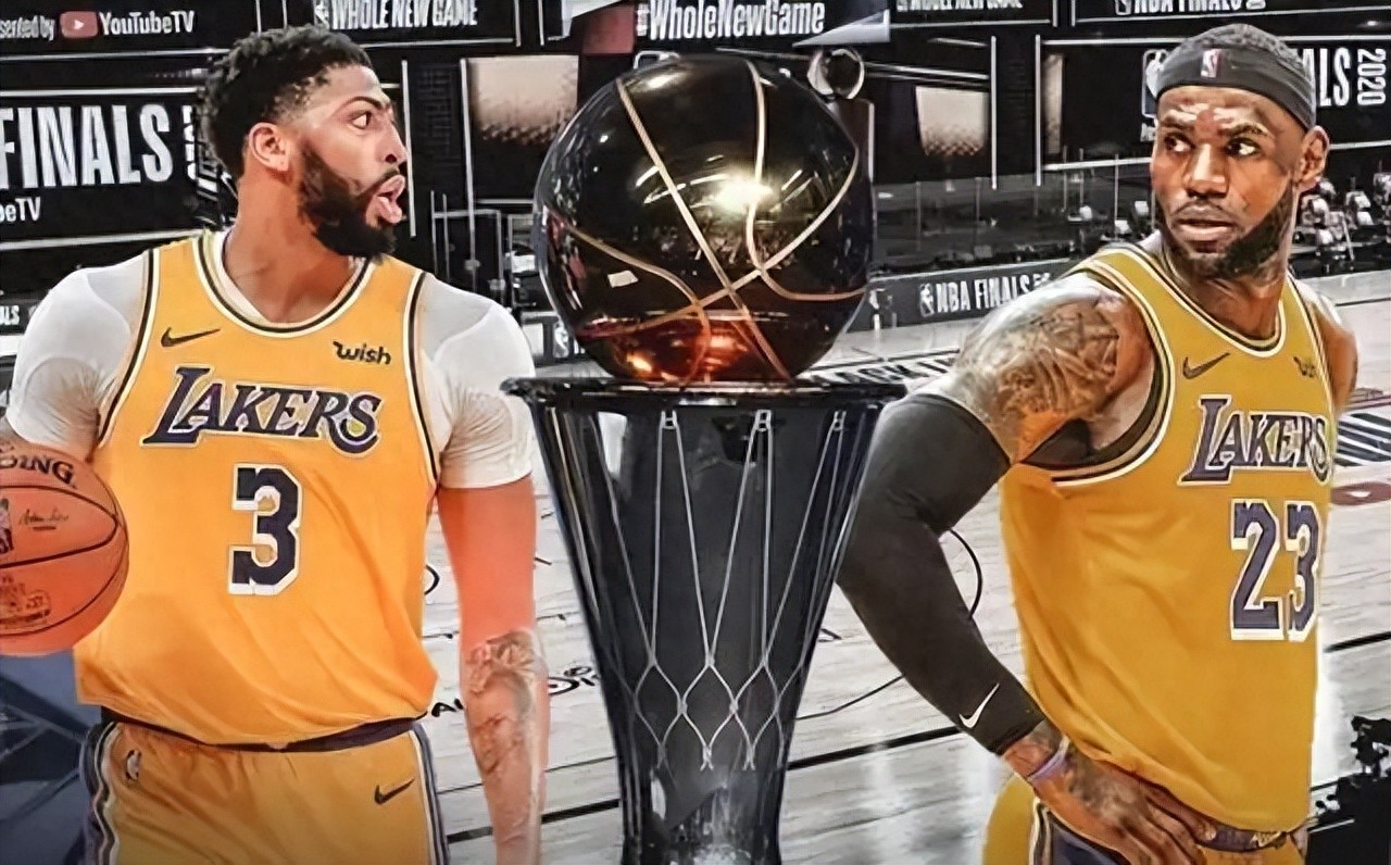 詹姆斯曾经总决赛五项数据第一，那么五项数据加起来最多的是谁？