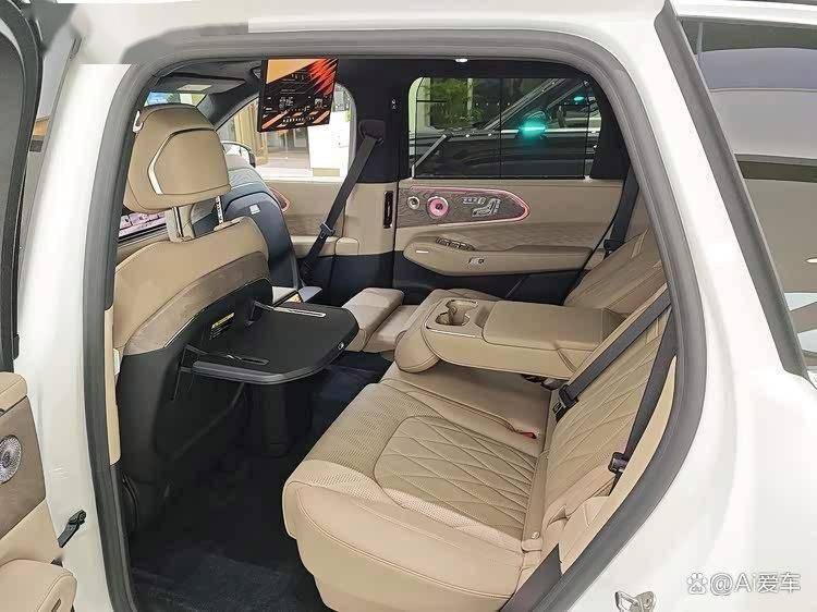 5100mm车长+1401马力，极氪8X来了，大五座豪华又省心