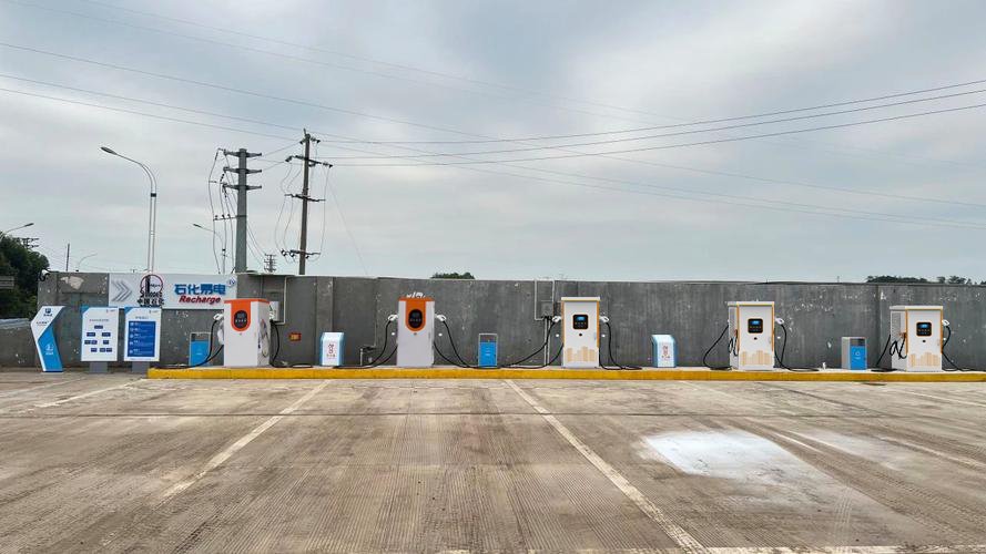 重卡充电站选址要求，如何选址最优化?-叮叮充电桩