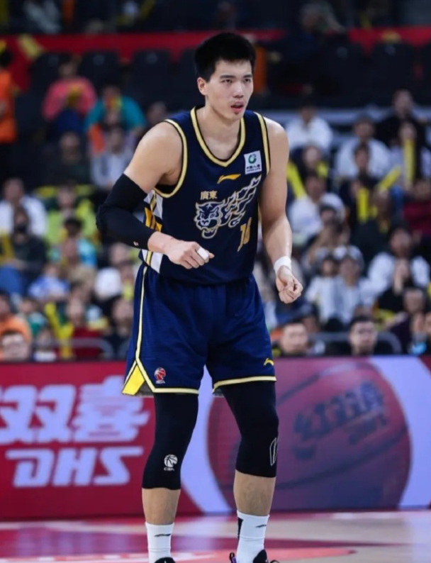 正式离队！京粤大战前瞻，焦泊乔请假离队，杜锋如何对抗北京？