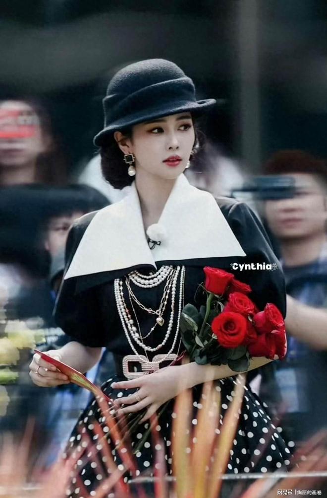 白鹿陈哲远《奔跑吧》派红包贴脸开大，红包设计显巧思