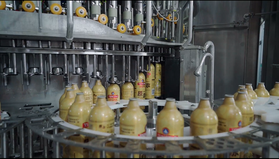 青岛啤酒厂“灯塔工厂” 图源：青岛宣传