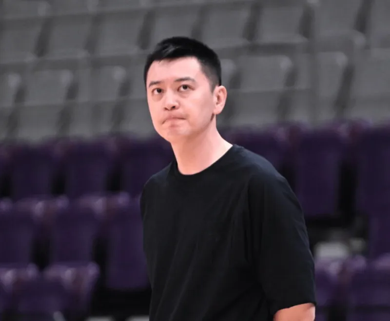 杨鸣调侃北京表现：别队有新闻那也是别队&和北京又没关系