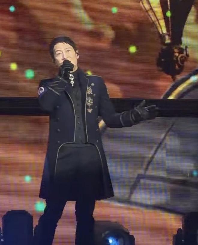 黎明出道40周年纪念演唱会开锣，林建岳携女友捧场，张学友送花篮