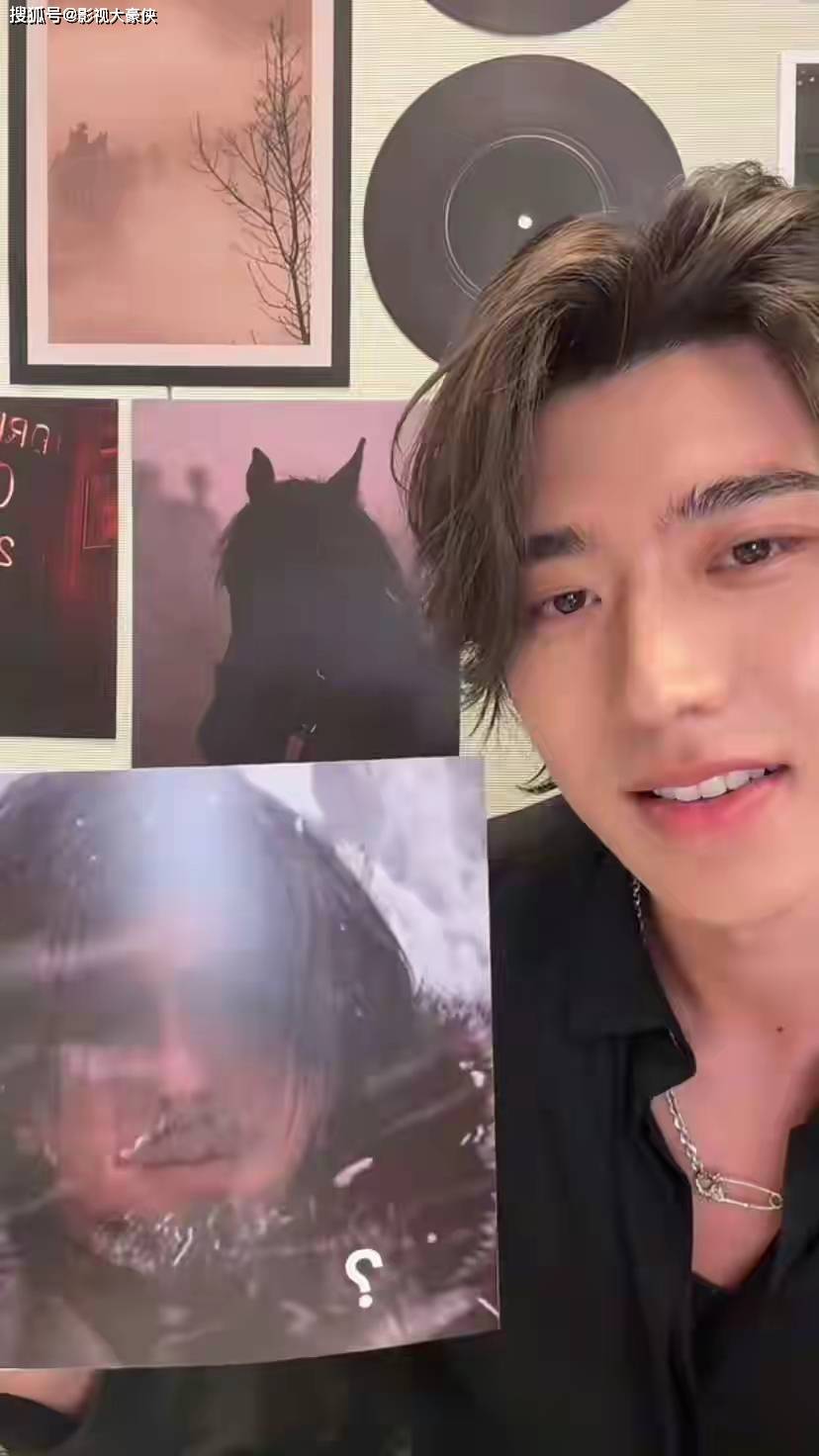 蔡徐坤直播状态封神！关美颜关打赏，松弛感拉满