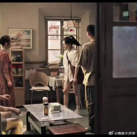 一边埋怨你们不理解我 一边又心疼你们