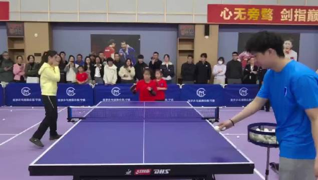 奥运冠军陈梦宁波主持俱乐部开幕，指导青少年学员