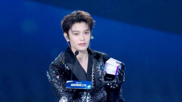 丁禹兮首获音乐奖项，演员跨界展现歌唱实力