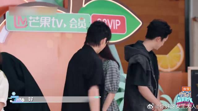 热身赛开始，张颜齐调侃蒲熠星黄子弘凡，笑不活了