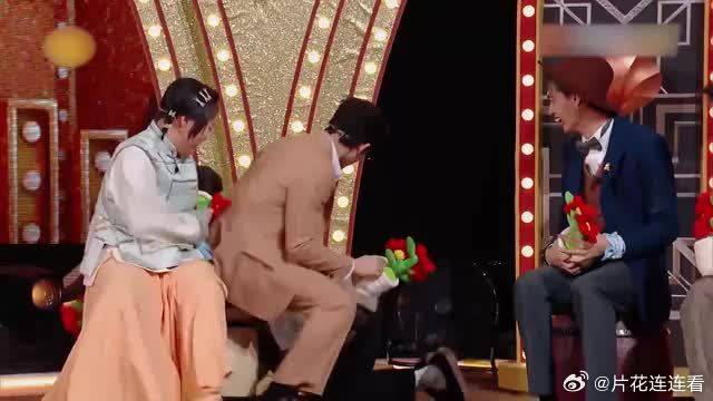 郭俊辰动作太明显，自己出题都抢不到座位，何炅惊了