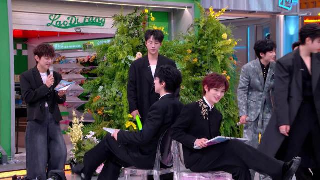 刘宇宁丁程鑫双人舞反差感拉满，锁定你好星期六舞台