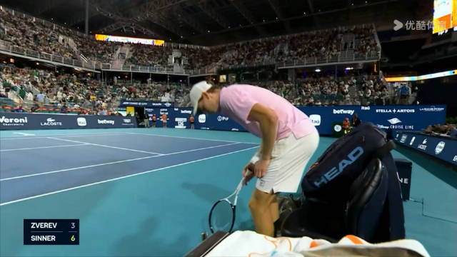 “一进来就看到常威在打来福”—辛纳拿下首盘6:3