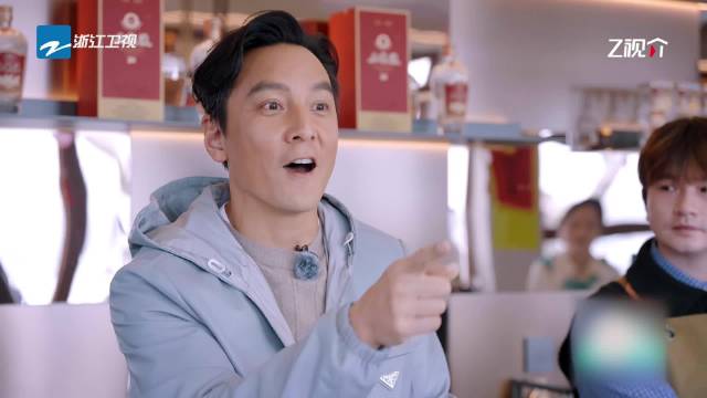 吴彦祖喊话邀成龙同框品酒