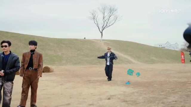 白鹿要笑死，范丞丞跟王鹤棣打头阵迎接他，简直牙齿都要笑掉了