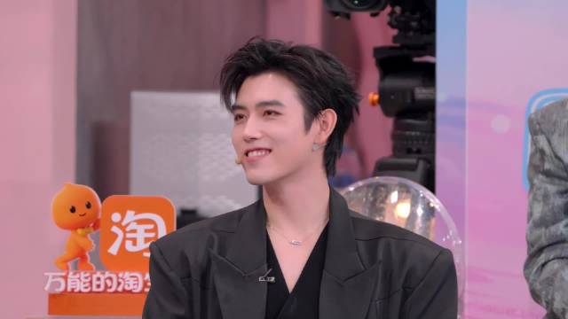 杨迪自称爱迪生爆梗不断，天赋型选手引爆笑