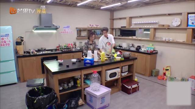 秦岚游戏插不上话急转圈，王鹤棣王传君疯狂输出