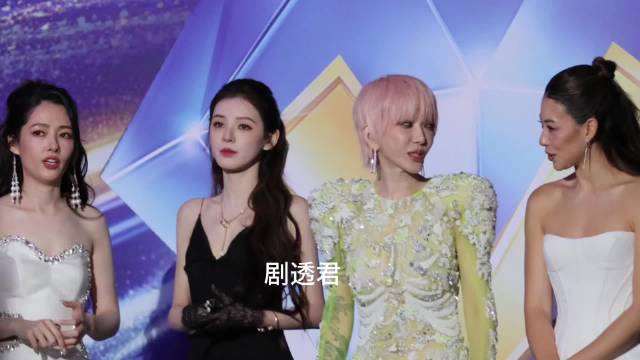 QQ音乐超级巅峰之夜刘忻张予曦郭碧婷蔡诗芸候场互动