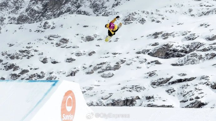 获得“水晶球奖杯”对于苏翊鸣和中国单板滑雪运动意味着什么？