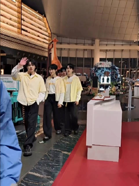 等了那么久 这就是奔跑吧直播  .