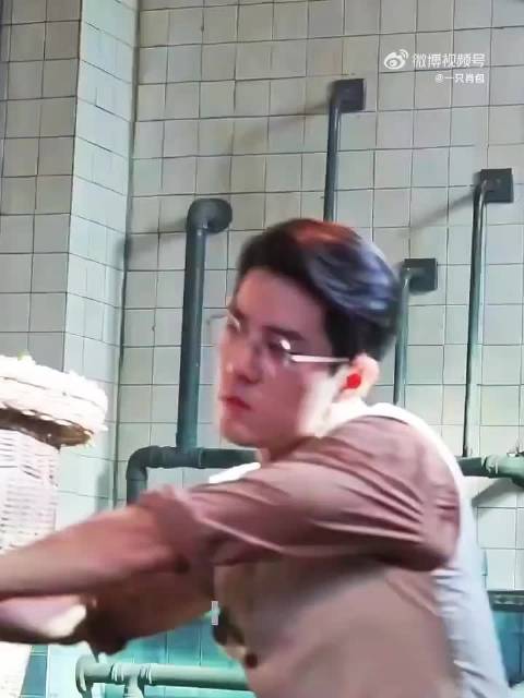 每次看到谍报预报中这个金陵魅魔任少白