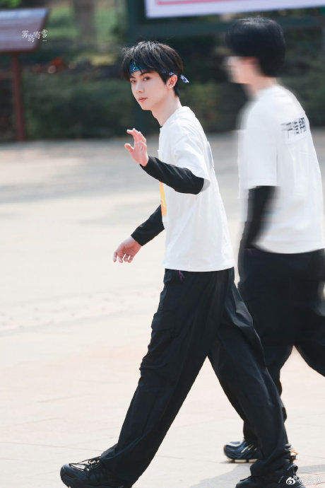 除了严浩翔，时代少年团其他成员在《奔跑吧14》录制中的状态和表现如何？