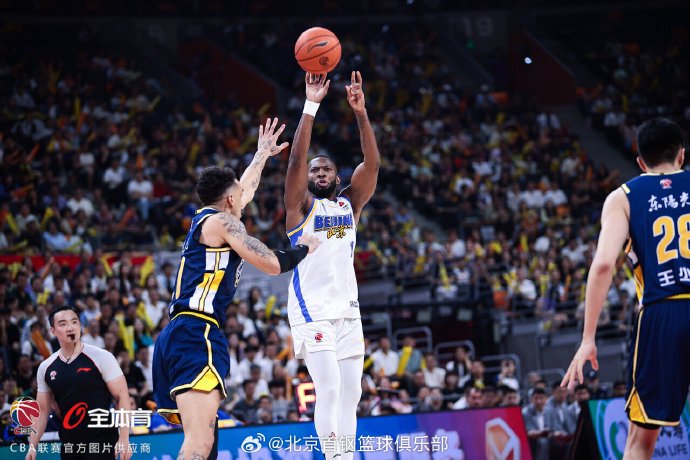CBA北京队外援杰曼对阵广东队的压哨三分绝杀具体过程是怎样的？