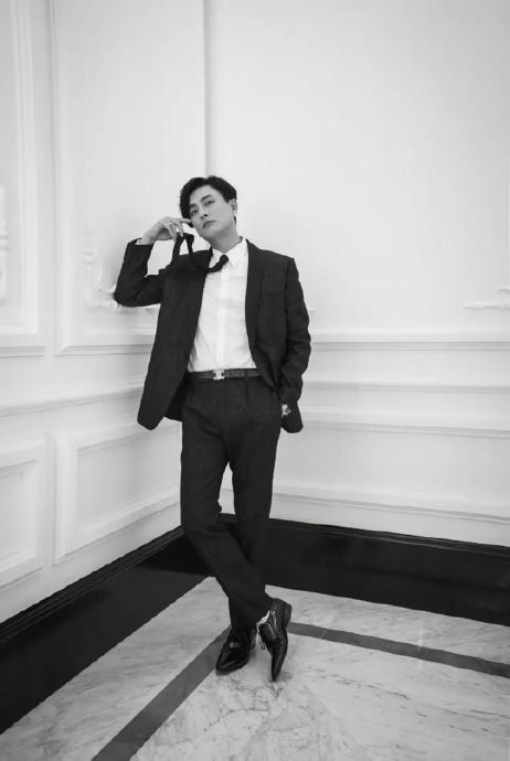 黄宗泽和王嘉尔具体哪些角度或造型被网友认为神似？