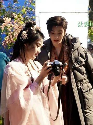 “独家纪意”呆在一起总是欢声笑语