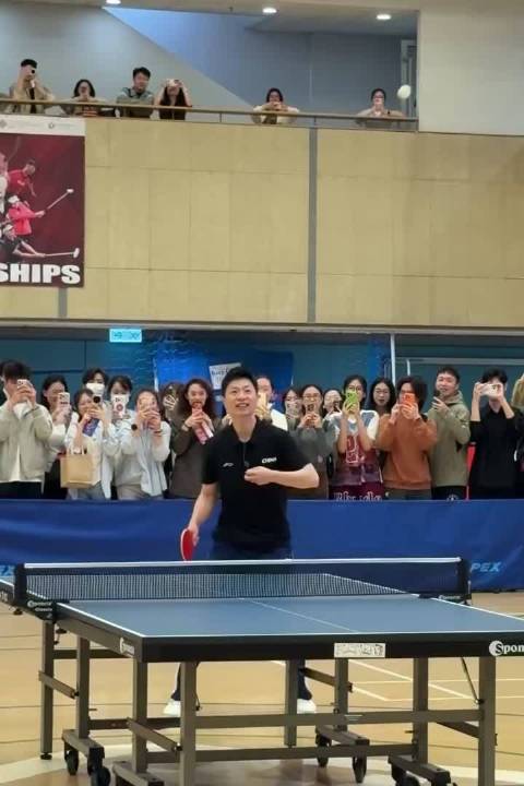 龙队喜欢背后击球吗？马龙