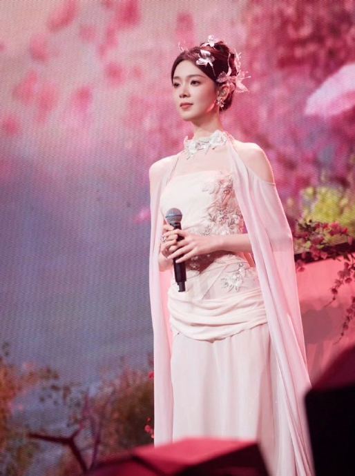 陈瑶在《乘风2026》中对自己的舞台表现有何期待？