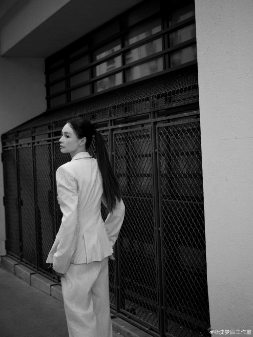 沈梦辰此次短发造型的设计理念和细节有什么特别之处？