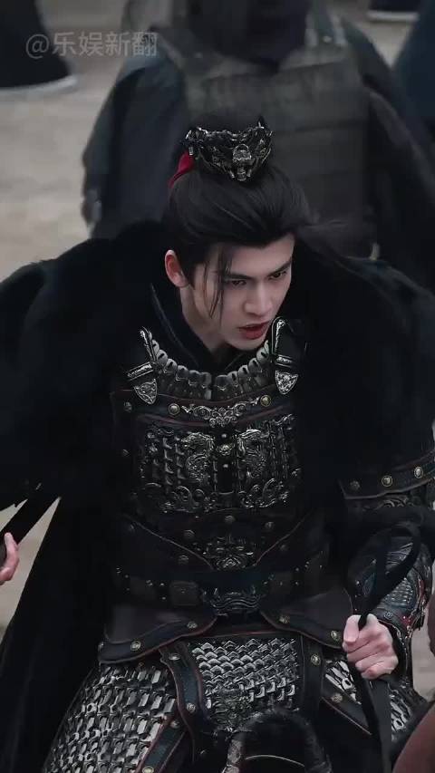 为何 张凌赫 拍摄中要用假马？背后真相曝光，才知他被围剿的有多冤 成毅