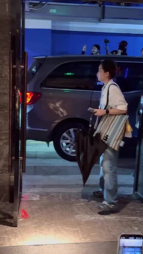 魔音绕梁三日不绝，男人花一出，全场帅哥都破防