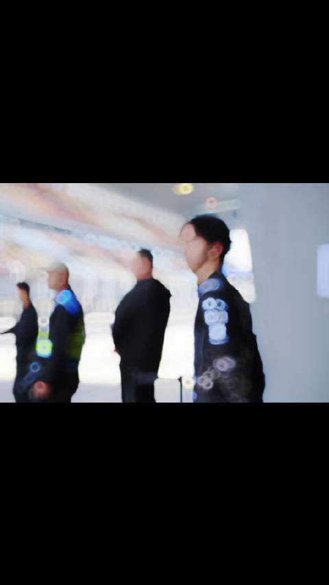 王一博主演电影热烈上映，诠释对梦想的虔诚追求