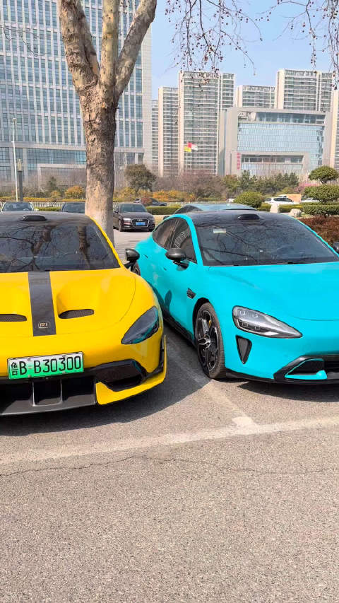 小米汽车全系亮相，车主称好看又好开