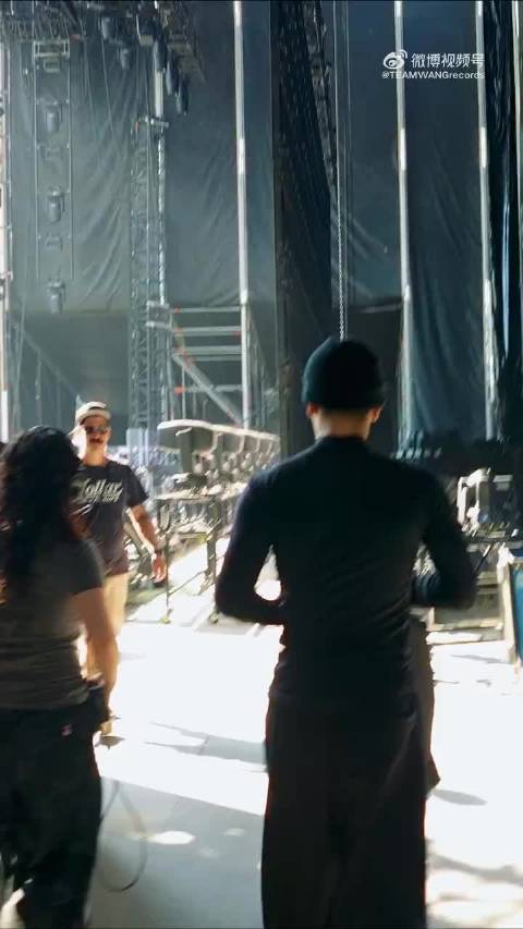 王嘉尔32岁生日发文称将官宣多项改变，新歌《Deadend》发布