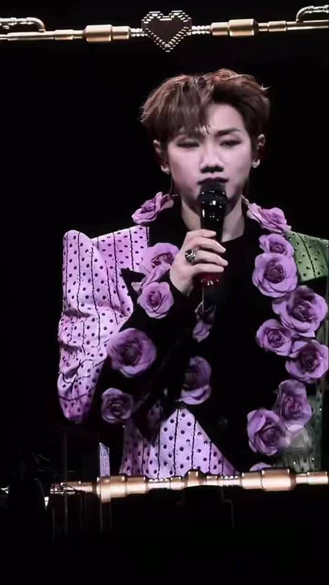 汪苏泷新加坡隔空为徐良演唱会送祝福