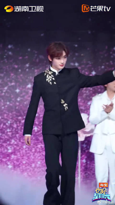 真的被狠狠期待到了，迪丽热巴的舞台表现力一直很稳，坐等今晚好六开播