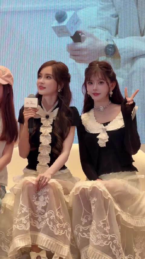 韩安冉镜头下的angelababy 为了长成angelababy这样的脸专门花15w去见杨颖一面