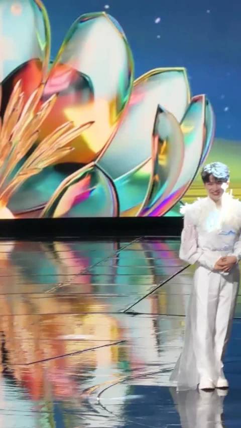 周深黄晓明礼让C位成为阅文盛典经典名场